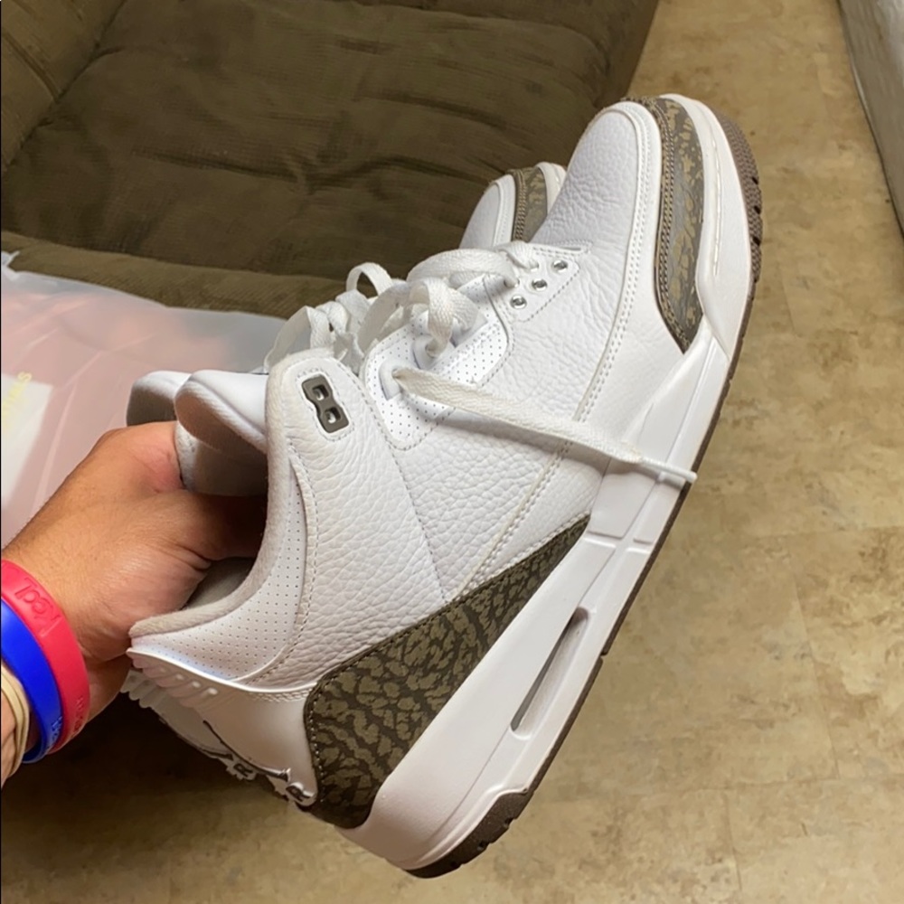 Jordan 3 mocha